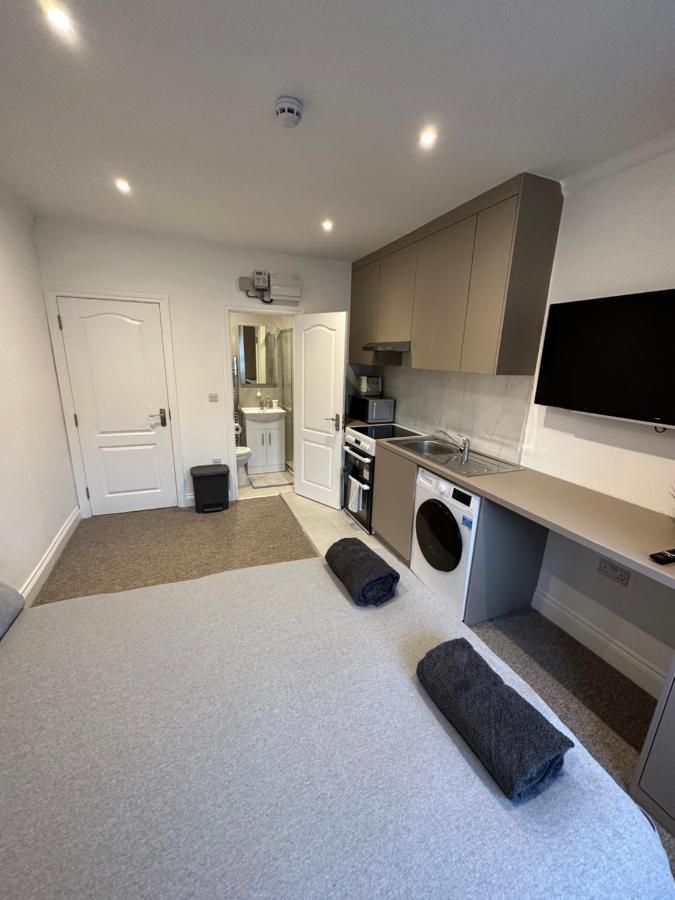 Bright Modern, 1 Bed Flat, 15 Mins Away From Central London 헨던 외부 사진