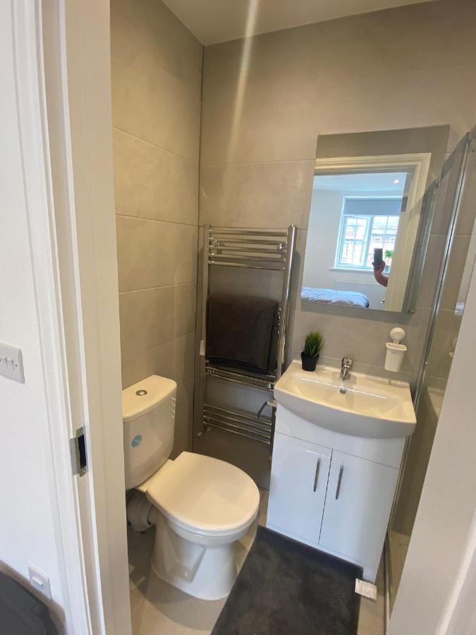 Bright Modern, 1 Bed Flat, 15 Mins Away From Central London 헨던 외부 사진