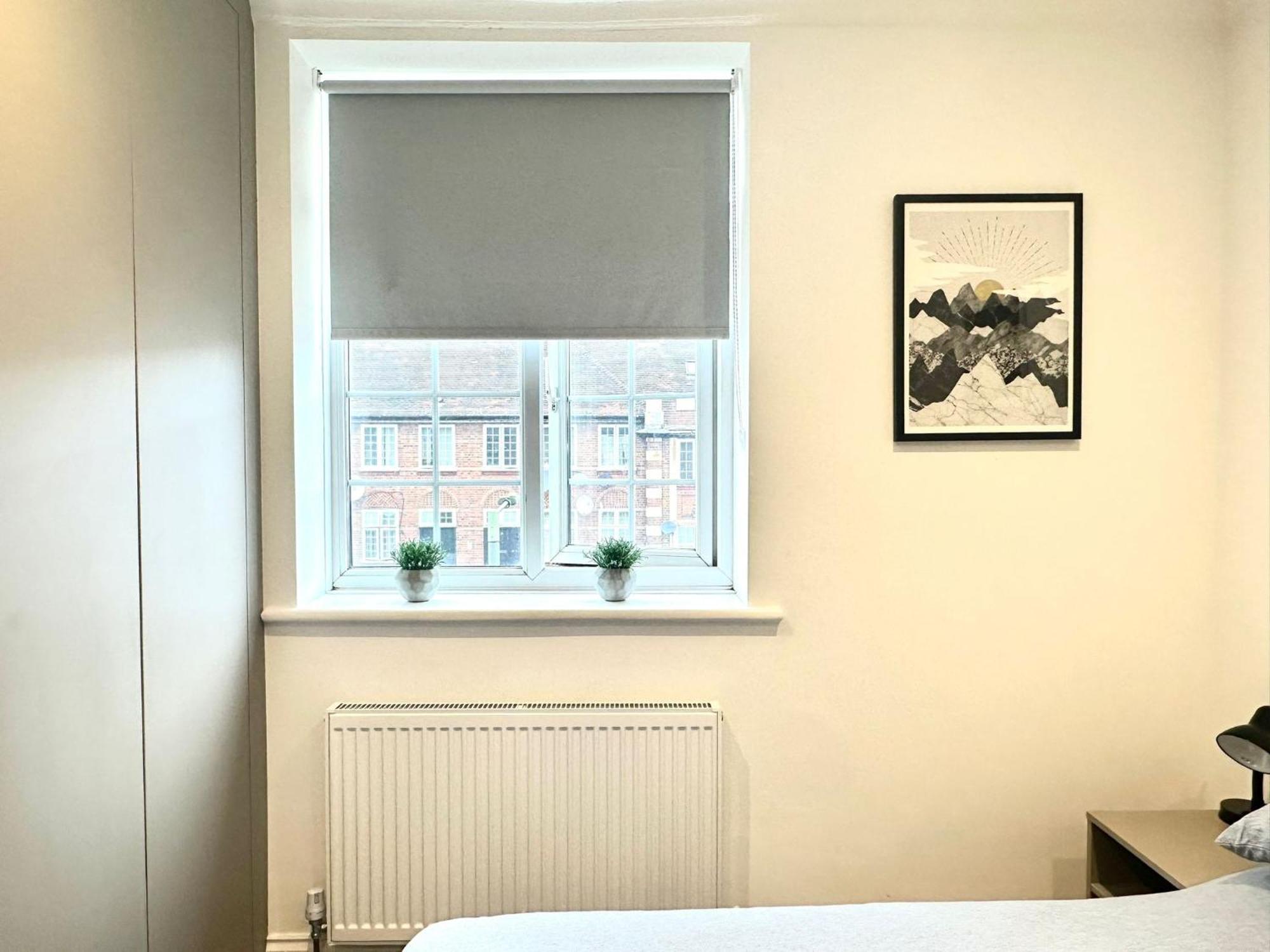 Bright Modern, Private Apartment,15 Mins To Central London 헨던 외부 사진
